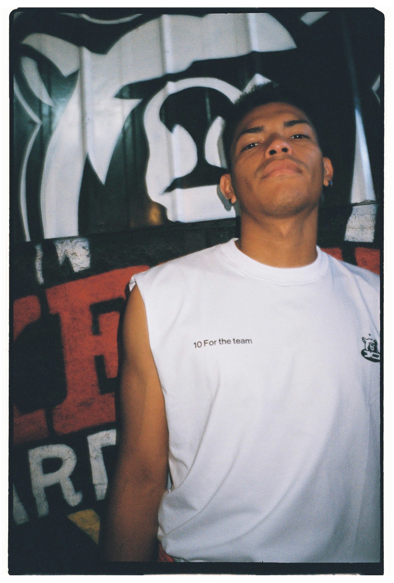 KO x Kerux — Sleeveless Tee Blanca